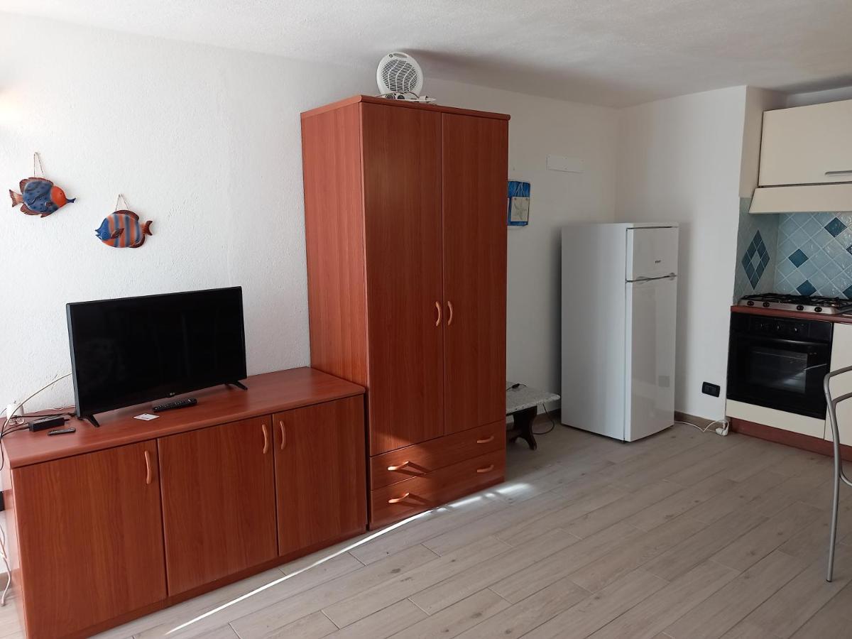 Lucky Apartment Golfo Aranci Exterior photo