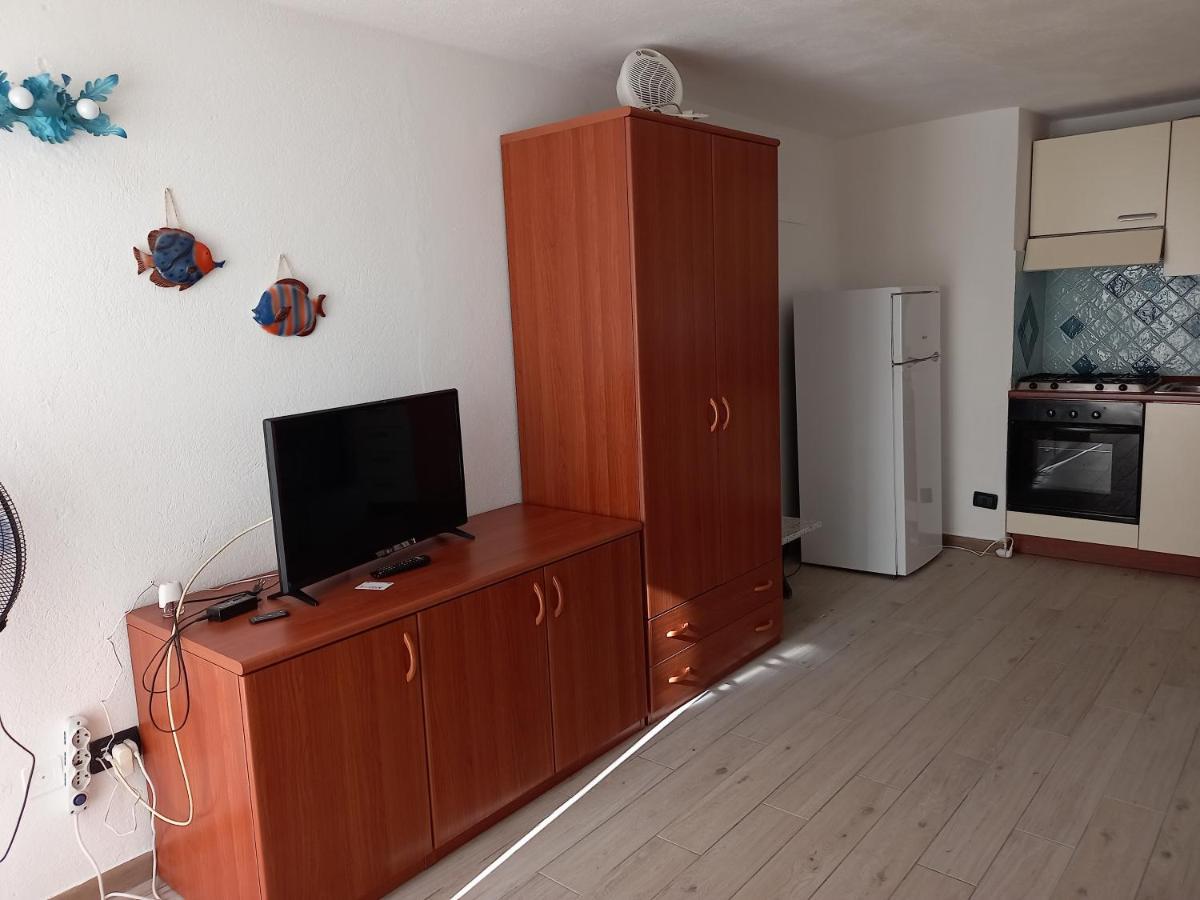 Lucky Apartment Golfo Aranci Exterior photo